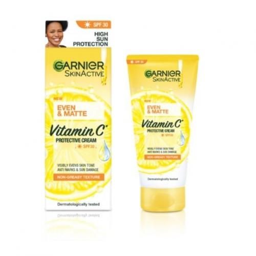 Garnier Even & Matte Vitamin C Protection Cream - SPF 30 (50ml)